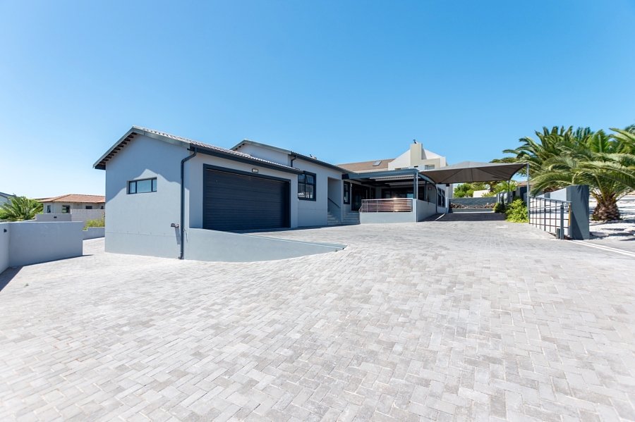 4 Bedroom Property for Sale in Myburgh Park Western Cape